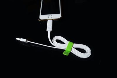 一“線(xiàn)”多用，三星小米蘋(píng)果全兼容 揭秘USB手環(huán)數(shù)據(jù)線(xiàn)的魅力